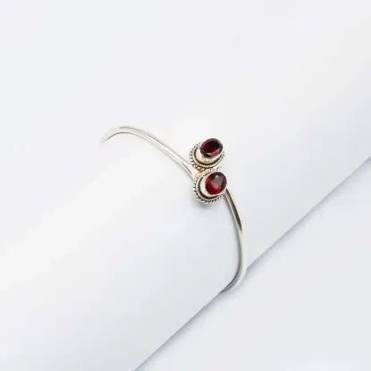 Picture of Pure Silver Bracelet With Natural Garnet /Women/11 Gram