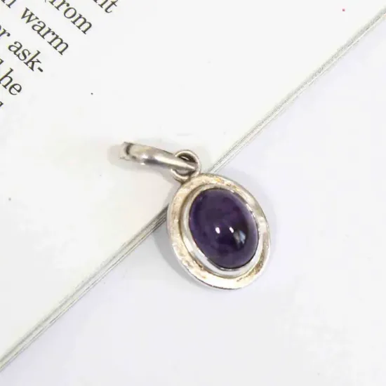 Picture of Pure Silver Pendant With Natural Amethyst.