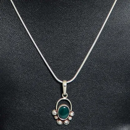 Picture of Pure Silver Necklace With Natural Green Onyx Unisex / 7 Gram