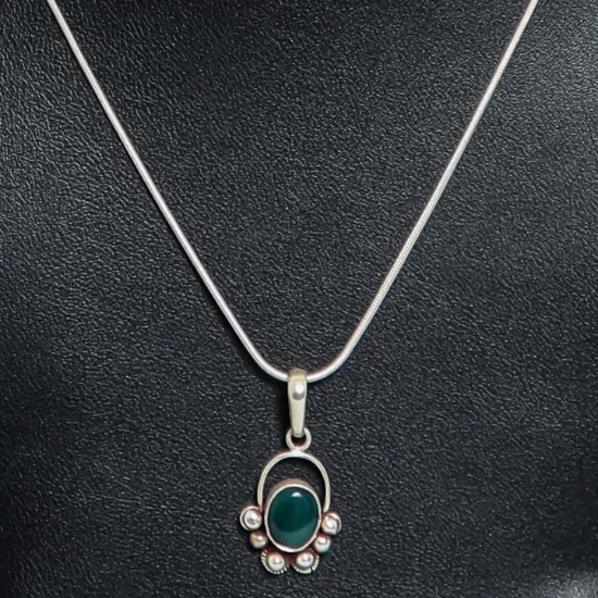 Picture of Pure Silver Necklace With Natural Green Onyx Unisex / 7 Gram