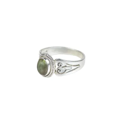 Picture of Pure Silver Ring With Natural Labrodorite/ Women/ 3.5 Gram