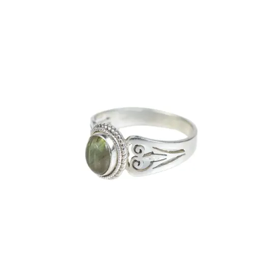 Picture of Pure Silver Ring With Natural Labrodorite/ Women/ 3.5 Gram