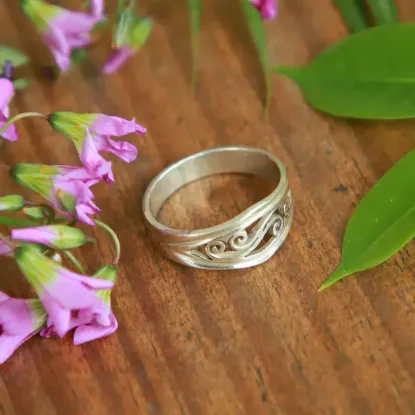 Picture of Pure Silver Hand Crafted Ring For Women / 2.6 Gram