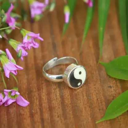 Picture of Pure Silver Ring With Natural Horn and Bone (YinYang) /4.5 Gram