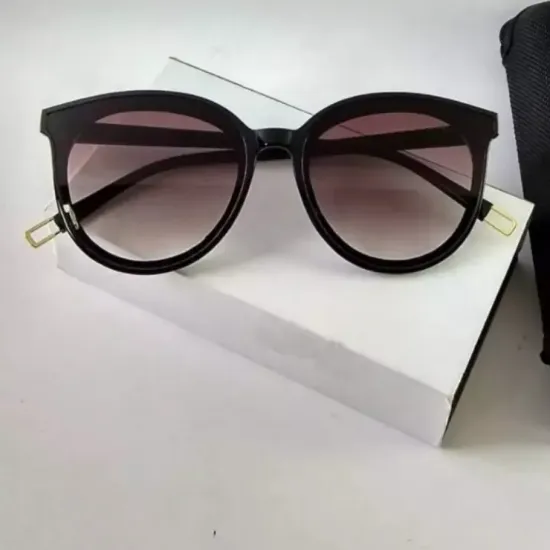 Picture of Black Frame Shaded Fashionable Sunglasses For Women With Bag