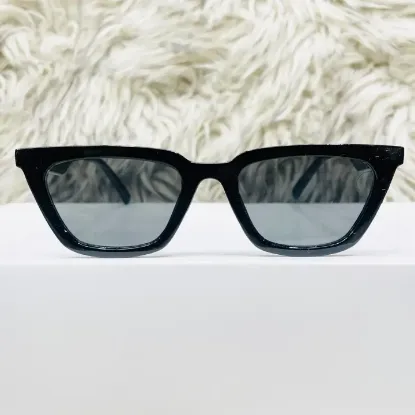 Picture of Trendy Slim Cateyes Black Sunglass For Women
